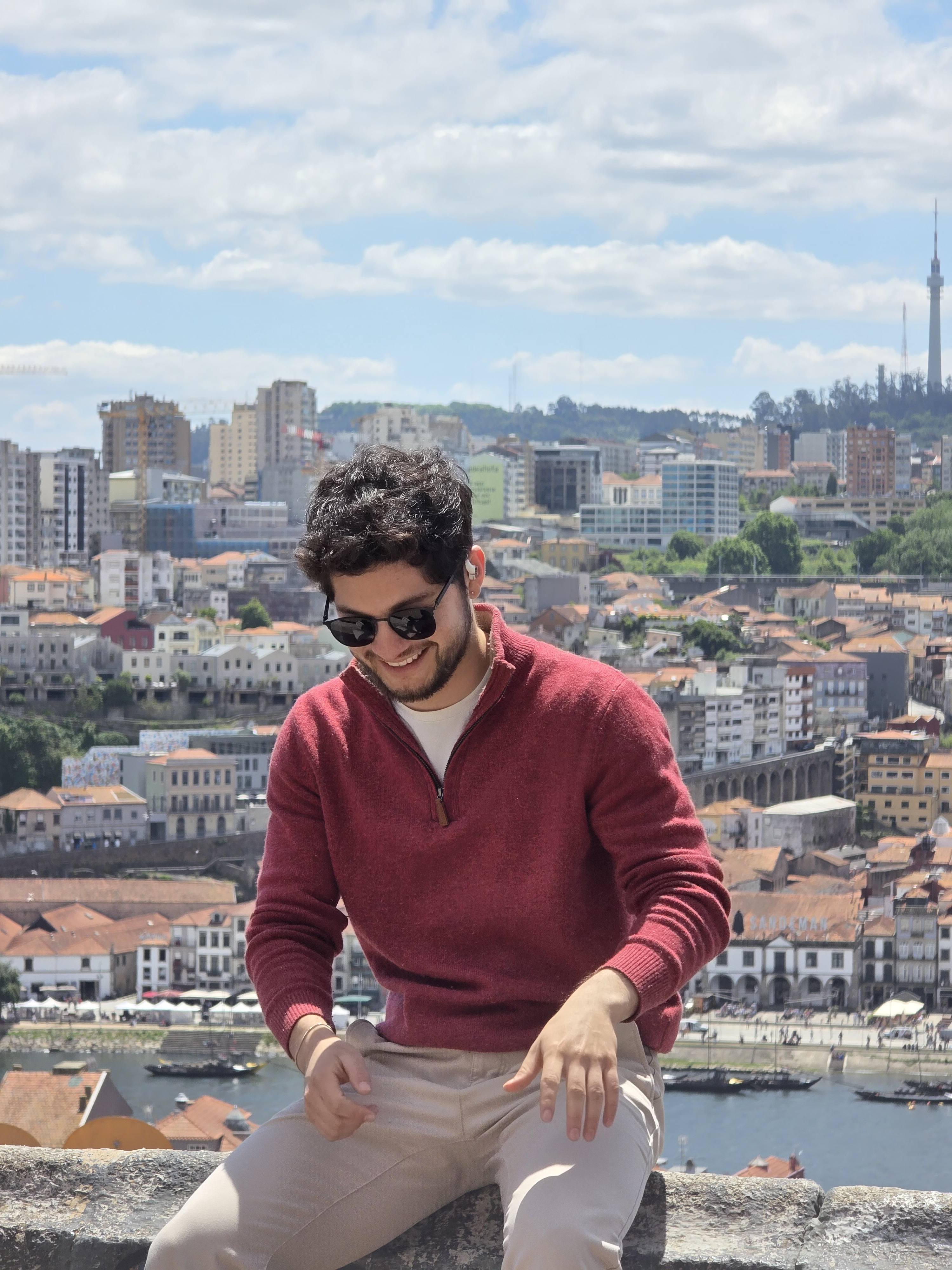 Anderson Laverde, with Porto behind him
